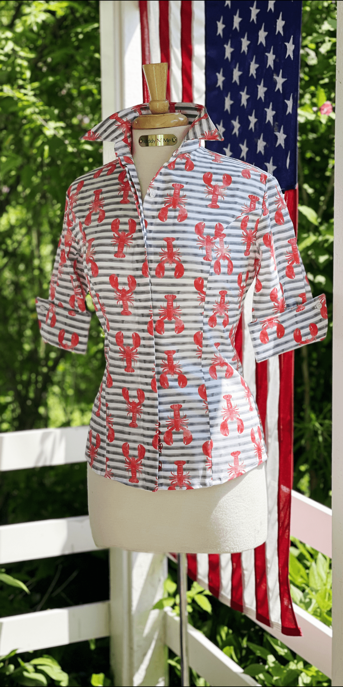 THE LITTLE LOBSTER SHIRT SAMPLE SIZE 4 / HALF SLEEVE / 26" - Middy N' Me