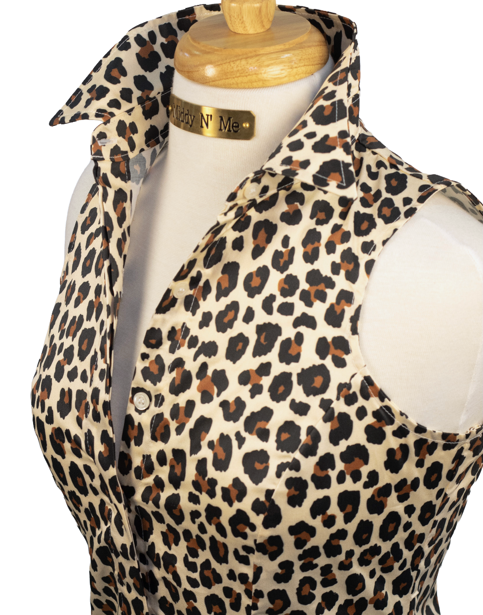 LeopardRoomShirtAngle_7fd2069c-a317-4619-b0d0-80243b9001a1.png