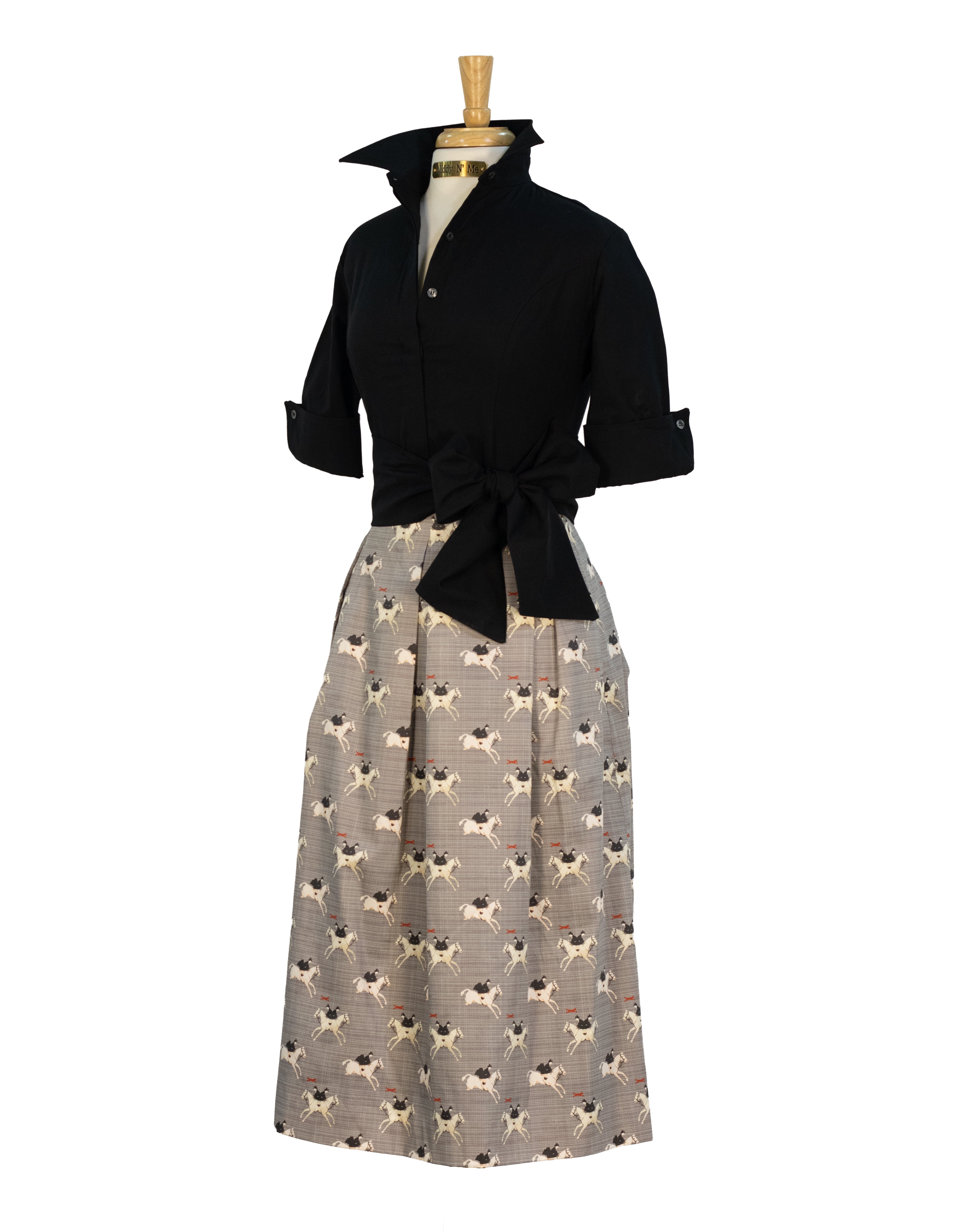 SirThomasPinkskirtwithshirtandsash.jpg
