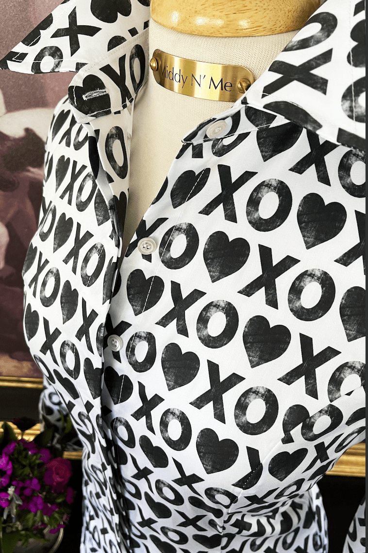 HUGS & KISSES SHIRT - Middy N' Me
